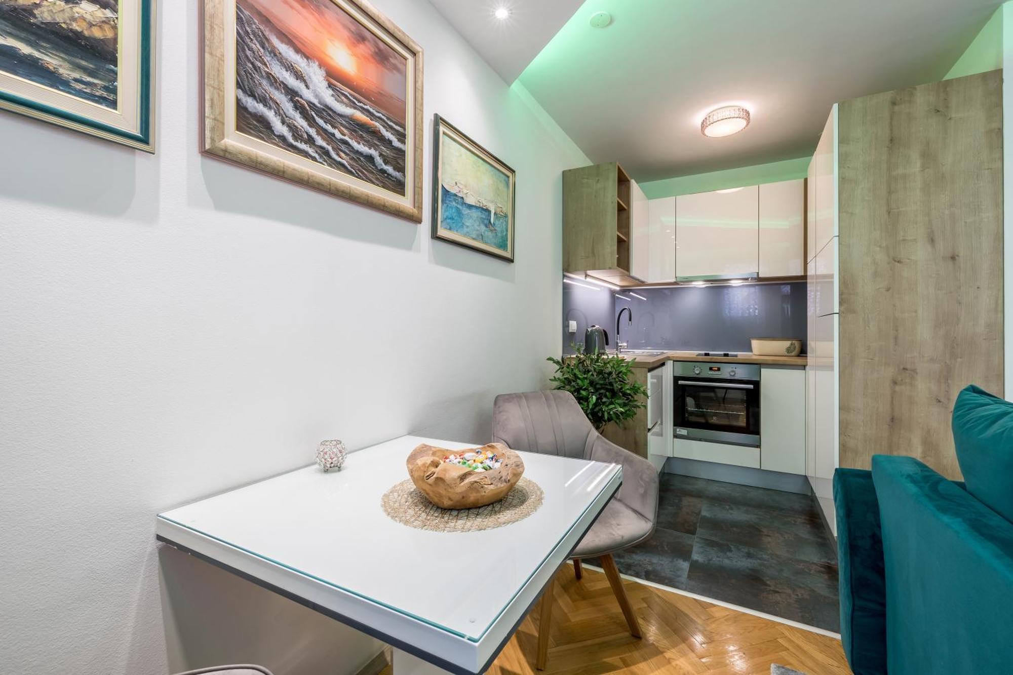 Noemi Luxury Apartment Solin Exteriör bild