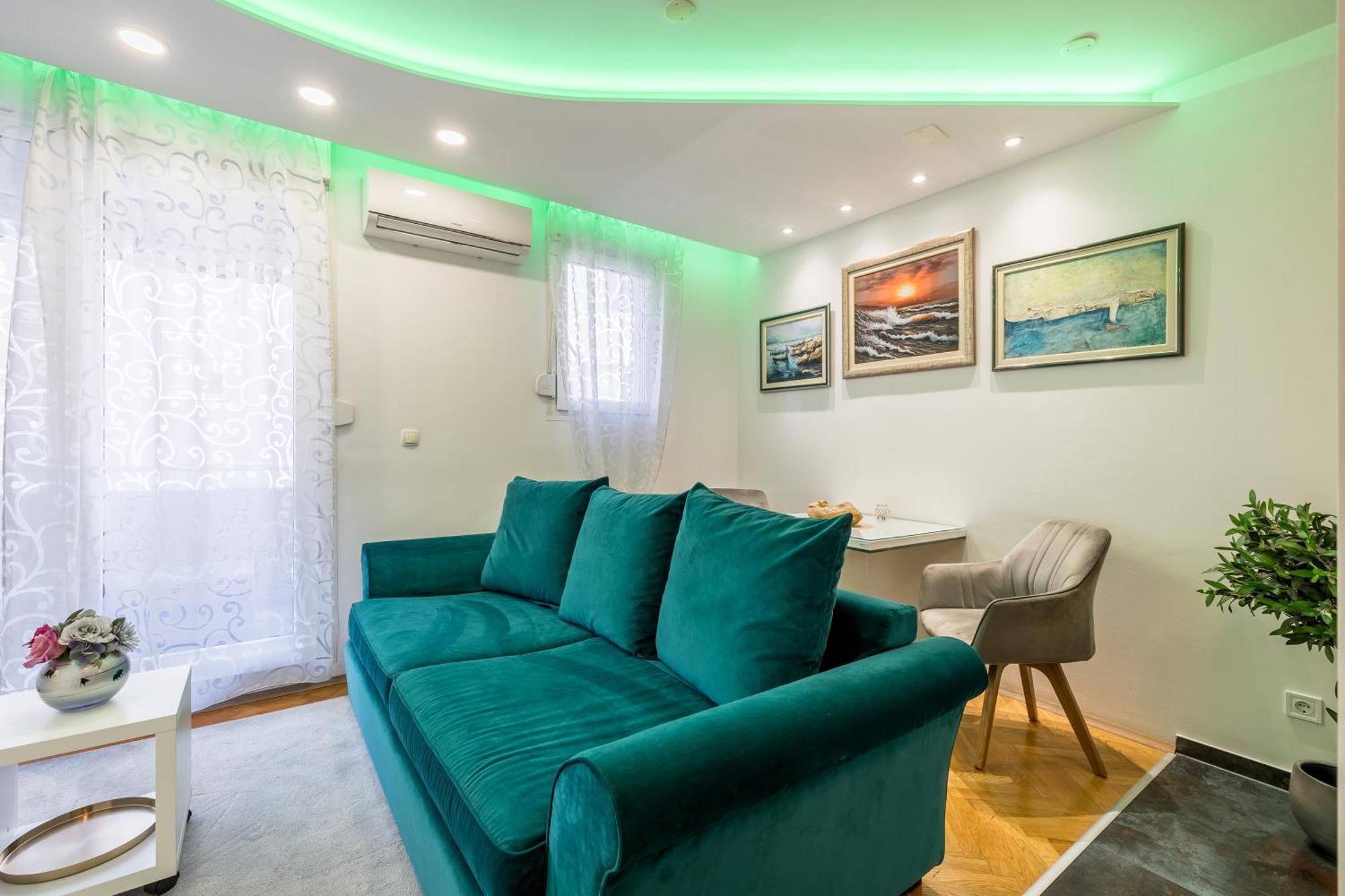 Noemi Luxury Apartment Solin Exteriör bild