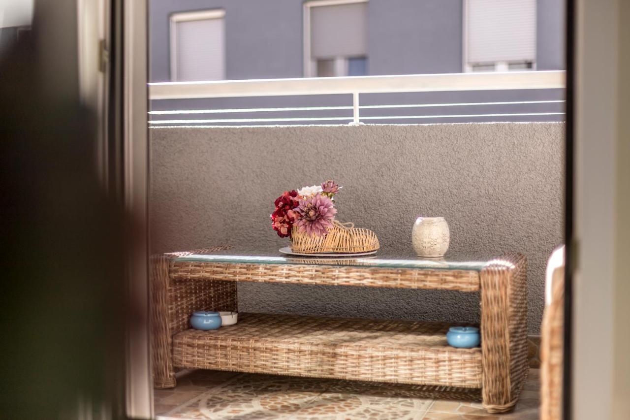 Noemi Luxury Apartment Solin Exteriör bild